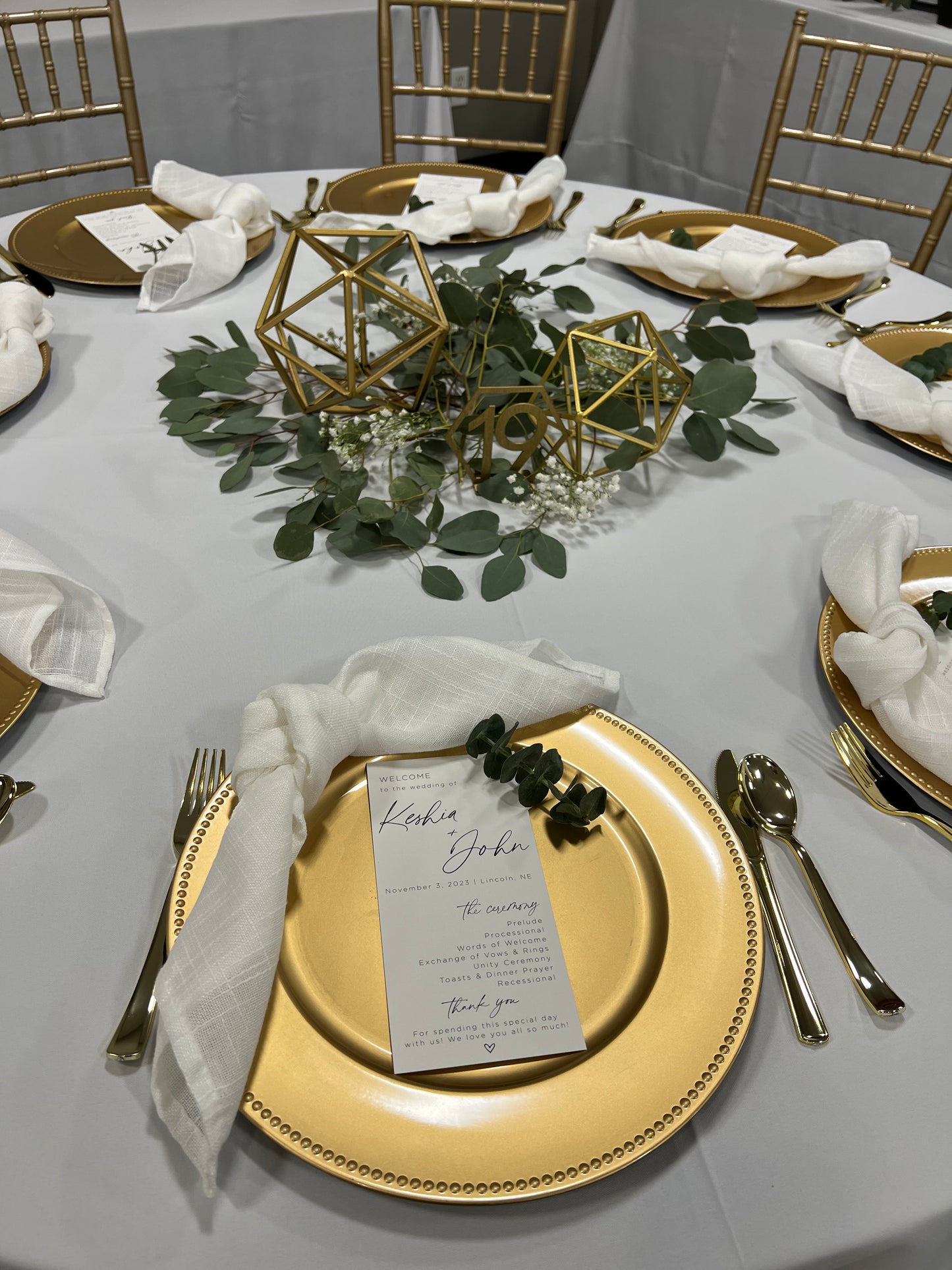 GEOMETRIC GOLD METAL SPHERES