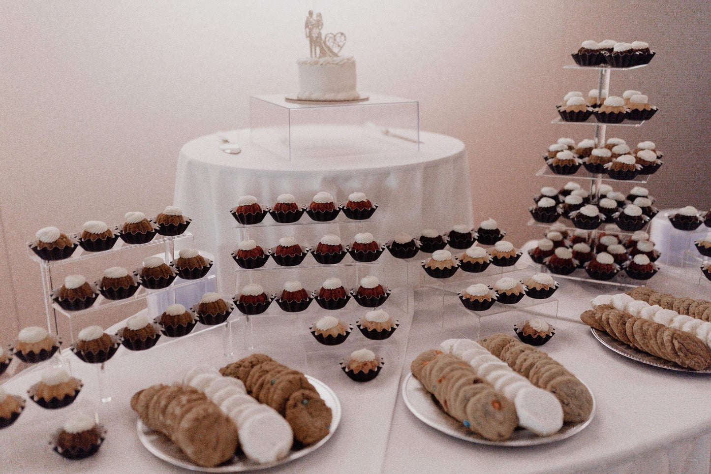 FOOD DISPLAY/DESSERT STANDS