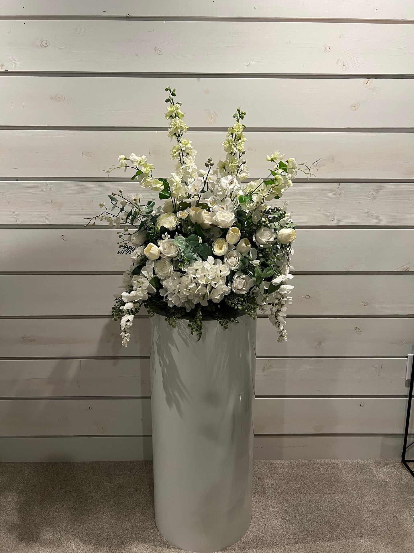 MEDIUM WHITE ARRANGEMENT (2 available)