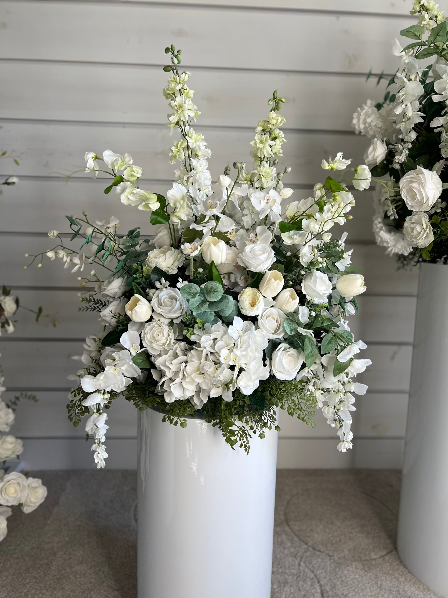 MEDIUM WHITE ARRANGEMENT (2 available)