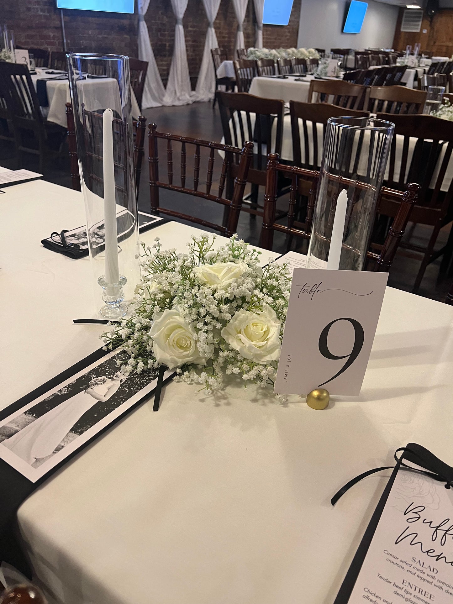 BABY'S BREATH/WHITE ROSES ARRANGEMENT (15 available)